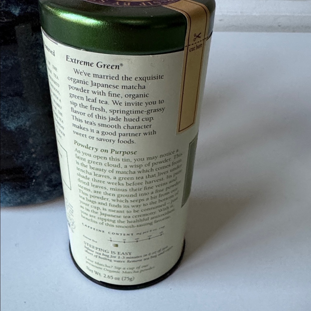 Ceramic Teapot with Frog and Leaf Design & 2 cans of The Republic of Tea - Picture 15 of 16